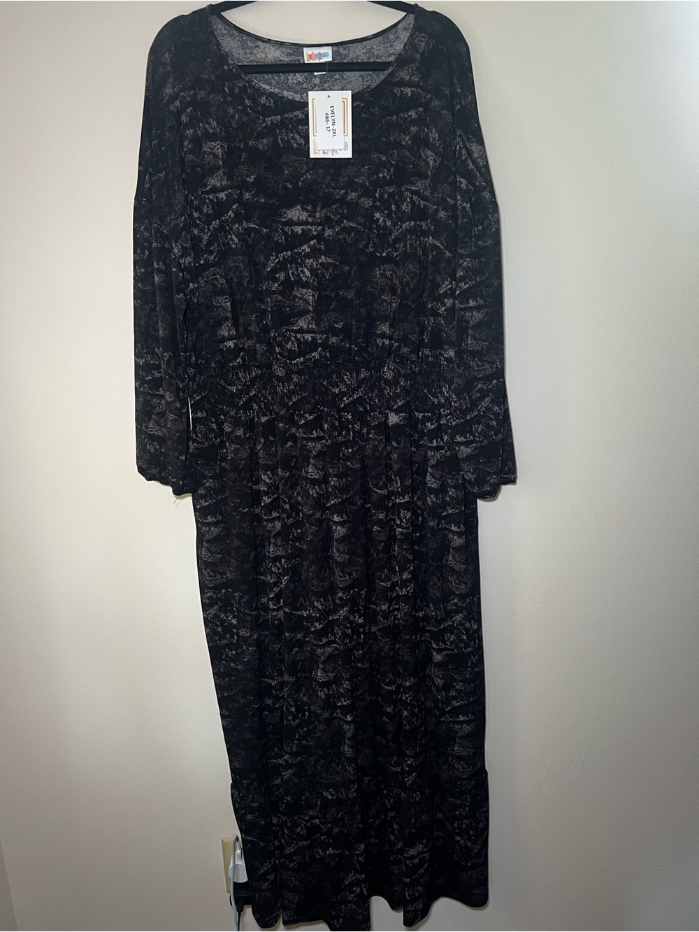 LuLaRoe Evelyn Black Crushed Long Sleeve Maxi Dress